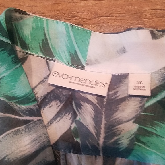 Top - Picture 2 of 2